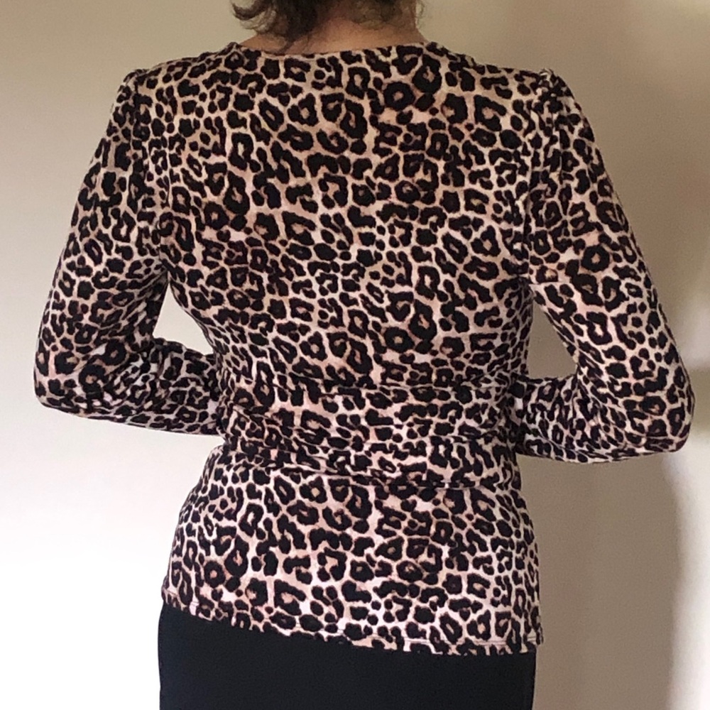 Bold Elements Wild Cat Pattern V-Neck Blouse “ L” - image 3